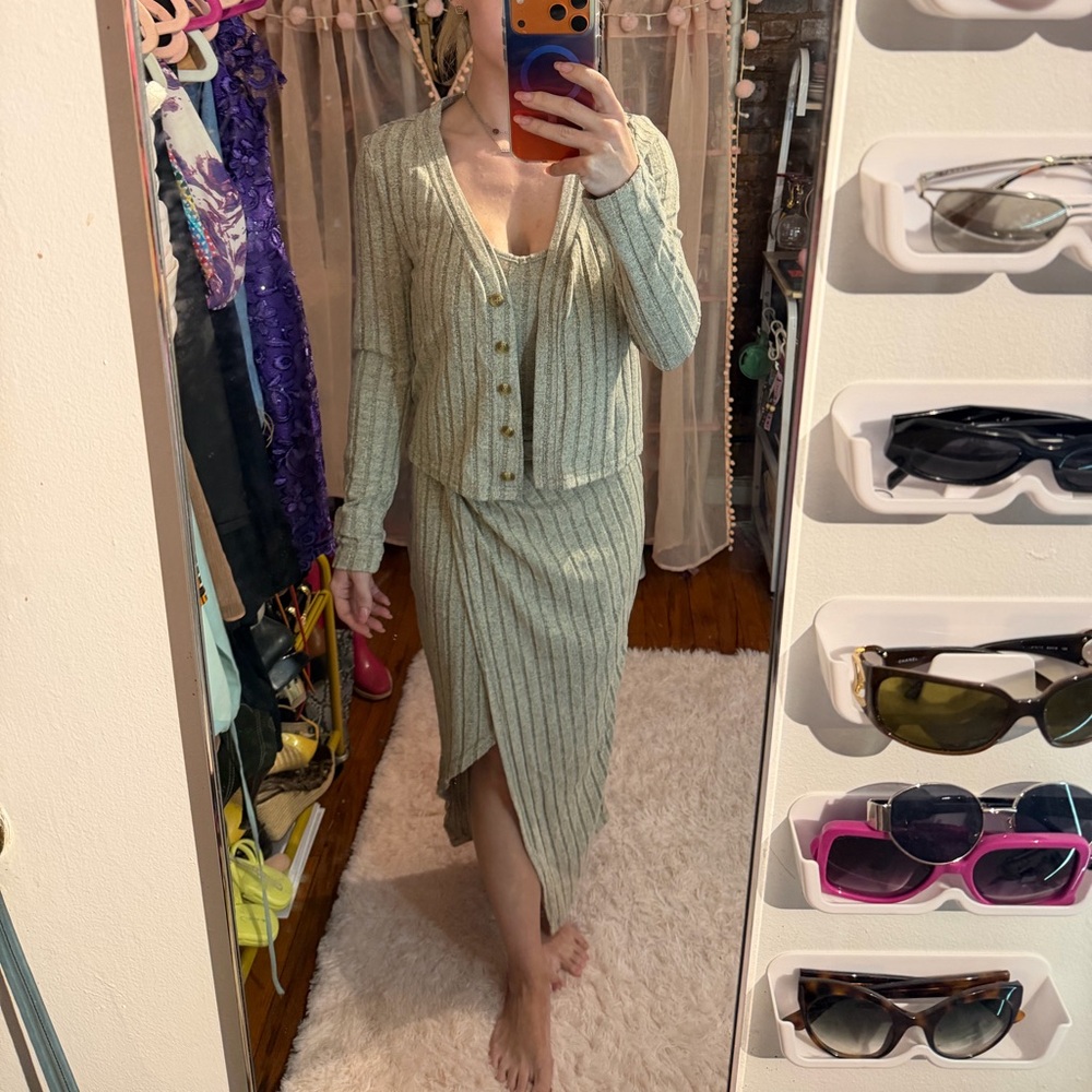 💕 gray dress/sweater set - Picture 2 of 3